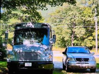 2009 thomas c2 safety liner freightliner