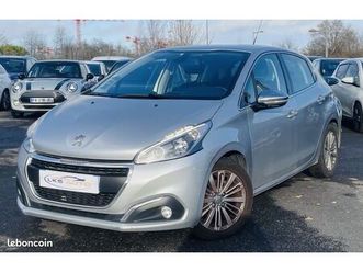 peugeot 208 1.6 bluehdi 100 ch allure bvm5 / carplay - entretien peugeot