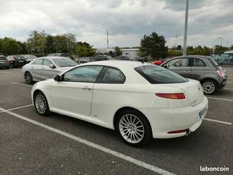 alfa romeo gt coupé sélective 1.9jtd 15cv