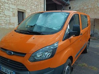 vend ford transit custum 6 places