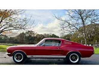 1967 ford mustang rouge automatique, 3 vitesses conduite...