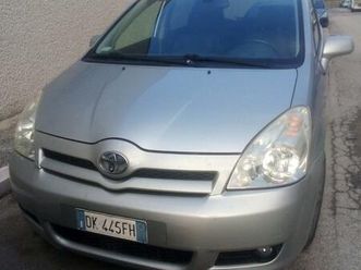 toyota corolla verso 2.2 180 cv diesel