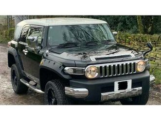 2012 toyota fj cruiser noir automatique, 5 vitesses condu...
