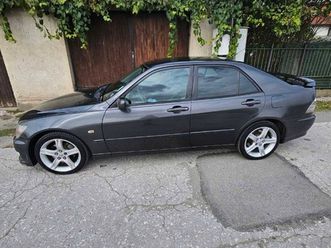 lexus is200 5,000 bgn