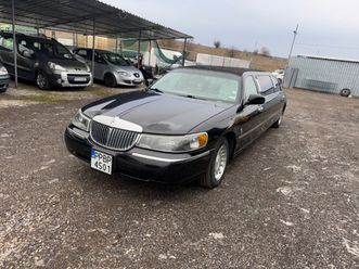 lincoln town car 4.6 v8 15,000 bgn