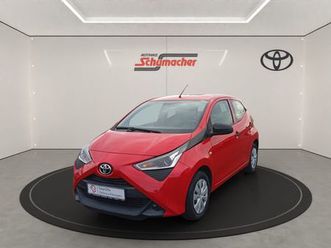 toyota aygo +x-business paket+8fach bereift !!