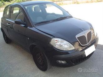 lancia ypsilon 1.3 mjt momo design