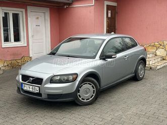 volvo c30 1.6 d summum jógumi horog bőr sips temp 290ekm kgo dklíma hphifi isofix szkönyv szép állapot