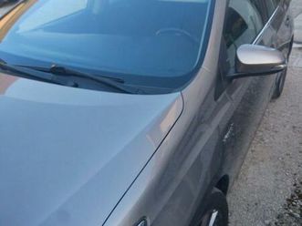 toyota auris active + 1.8 ibrida 2013