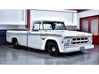 1968 dodge d100 pickup truck 318ci v8 à vendre par enchèr...