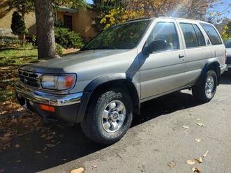 vintage 1998 nissan pathfinder se 3.3l 4 wd