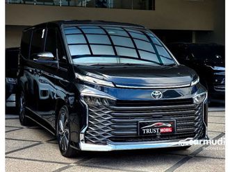 2022 toyota voxy 2.0 (premium color) mpv pk 2023 km 13 rb