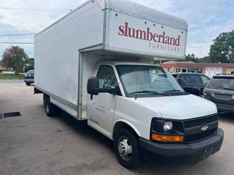2015 chevy express 4500 cutaway 177 wb (6.0l/v8 engine! solid frame!)