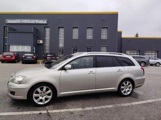 toyota avensis wagon 2.0