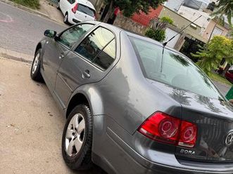 vendo bora 2.0 nafta trendline - 2011