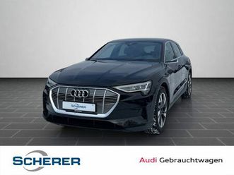 audi q8 e-tron 55 quattro top view, side assist, auße