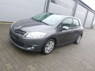 toyota auris life+