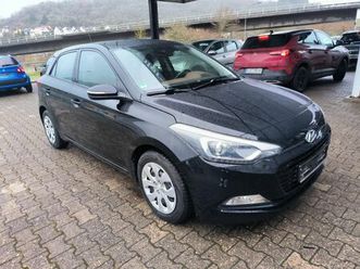 hyundai i20 active 2.hd sh kamera navi dab 8-fch bereift
