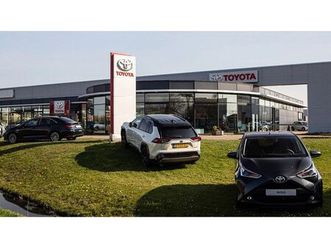 toyota yaris 1.5 hybrid 115 first edition