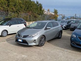 auris 1.4d 90cv cruise control cerchi in lega