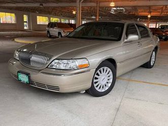 2005 lincoln town car signature limited