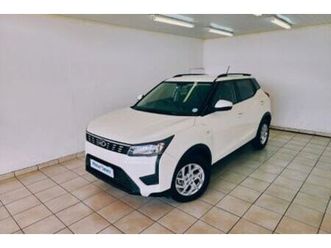 2022 mahindra xuv 300 1.2t | w6