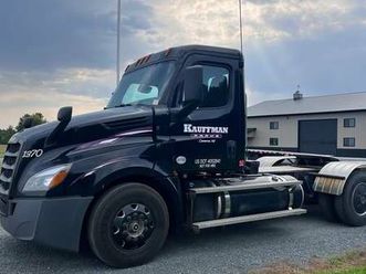 2020 freightliner cascadia