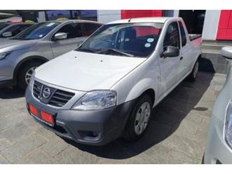2022 nissan np200 1.6 a/c safety pack