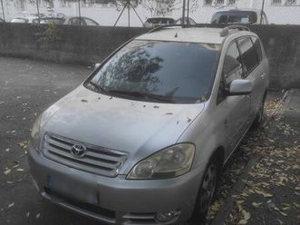 toyota avensis verso