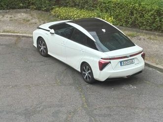 toyota mirai - wasserstofffahrzeug