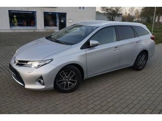 toyota auris touring sports life+*2.0 d4d*1 hand*bi-xen