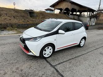toyota aygo aygo x-play touch
