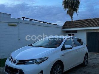 toyota auris hybrid advance