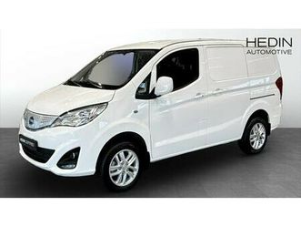 helelektrisk skåpbil med 3,5 kubiks lastutrymme