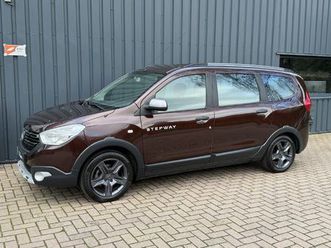 dacia lodgy 1.2 tce stepway 7-persoons!/navigatie/airco!/dealer ond.!/