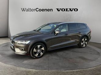 volvo v60 cross country b4 d awd plus ahk semi elekt.