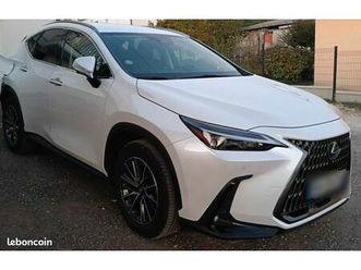 lexus nx 450 h+. 3 entretiens offert