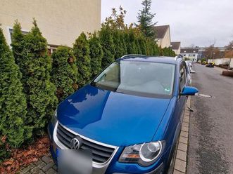 vw touran air cross blau