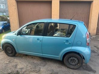 daihatsu sirion aus erster hand mit tüv 8 fach bereift