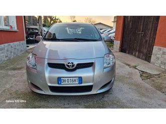 toyota auris 2.0 d-4d 5 porte sol