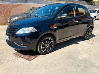 lancia ypsilon 1.2 69 cv neopatentati