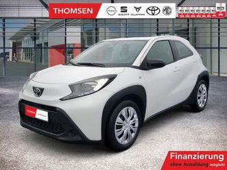 toyota aygo 1.0 play acc+aut+fernlichtass.+kam.