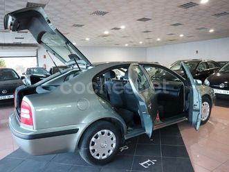 skoda octavia 1.6 ambiente 102 cv