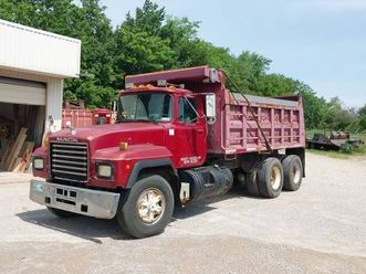 1997 mack rd688s dump truck
