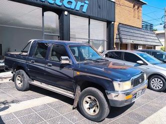 toyota hilux 4x2 c/d srv