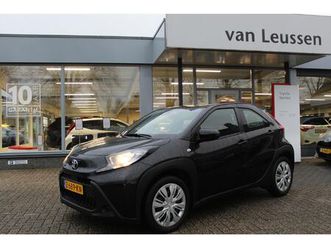 toyota aygo x play 5-deurs nl-auto apple/android dab+ ad-cruise airco camera