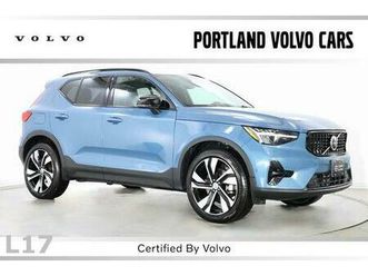 certified 2025 volvo xc40 b5 plus dark theme