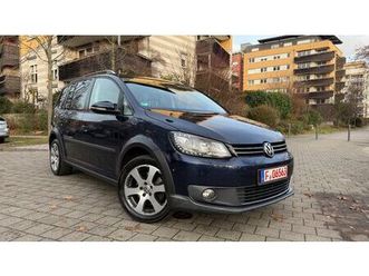volkswagen touran cross 2.0 tdi dsg/7 sitze/pano/kamera/ahk