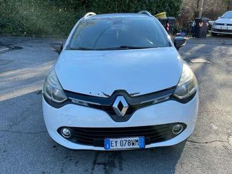 renault clio sporter 1.5 dci 8v 90cv costume national del 2015 usata a laveno-mombello
