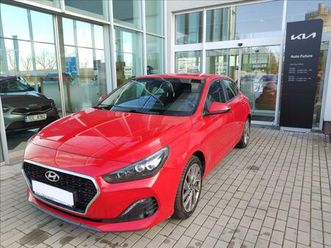 hyundai i30 1,4 1.4 t-gdi 103 kw čr 1.majitel hatchback - hatchback benzin